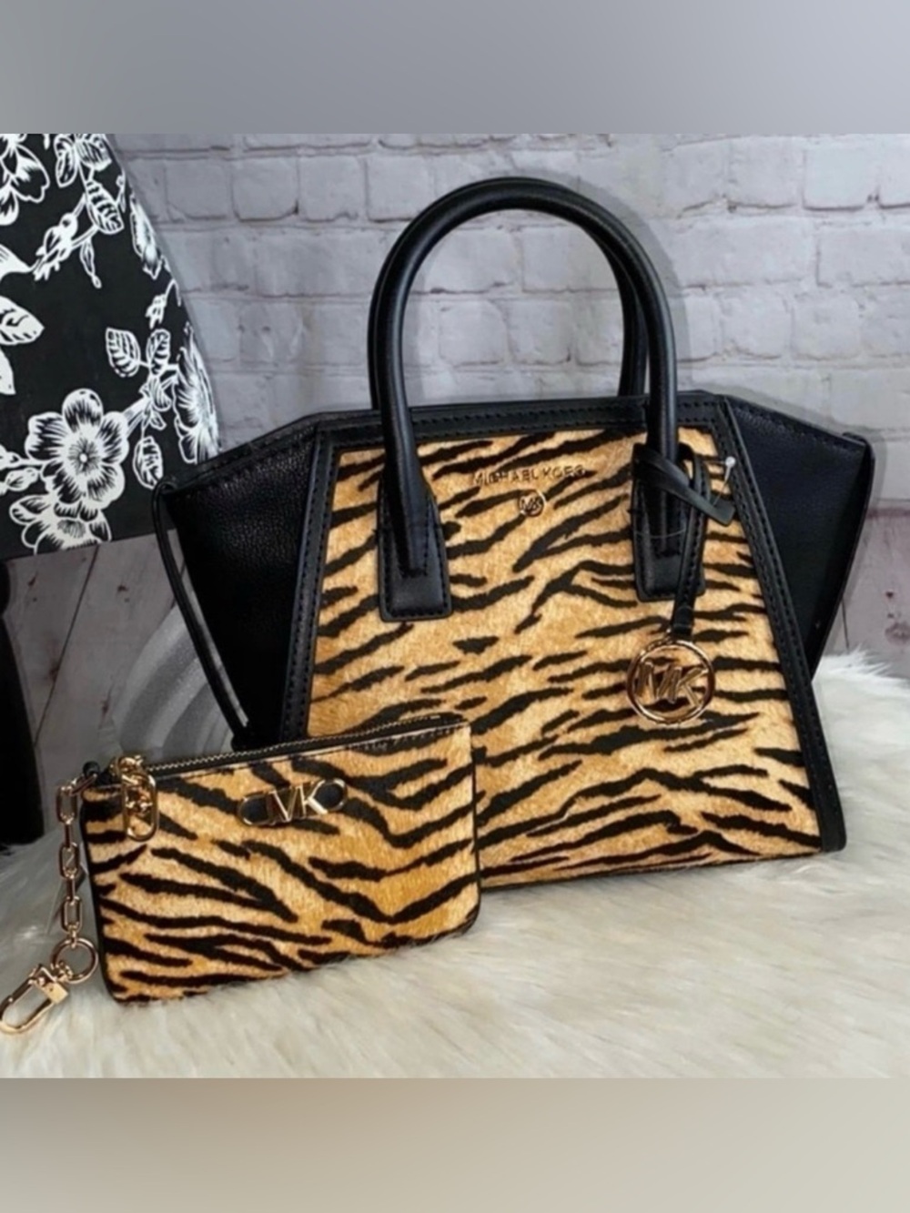 Michael Kors AVRIL Satchel/PARK Card Holder 2pc Set